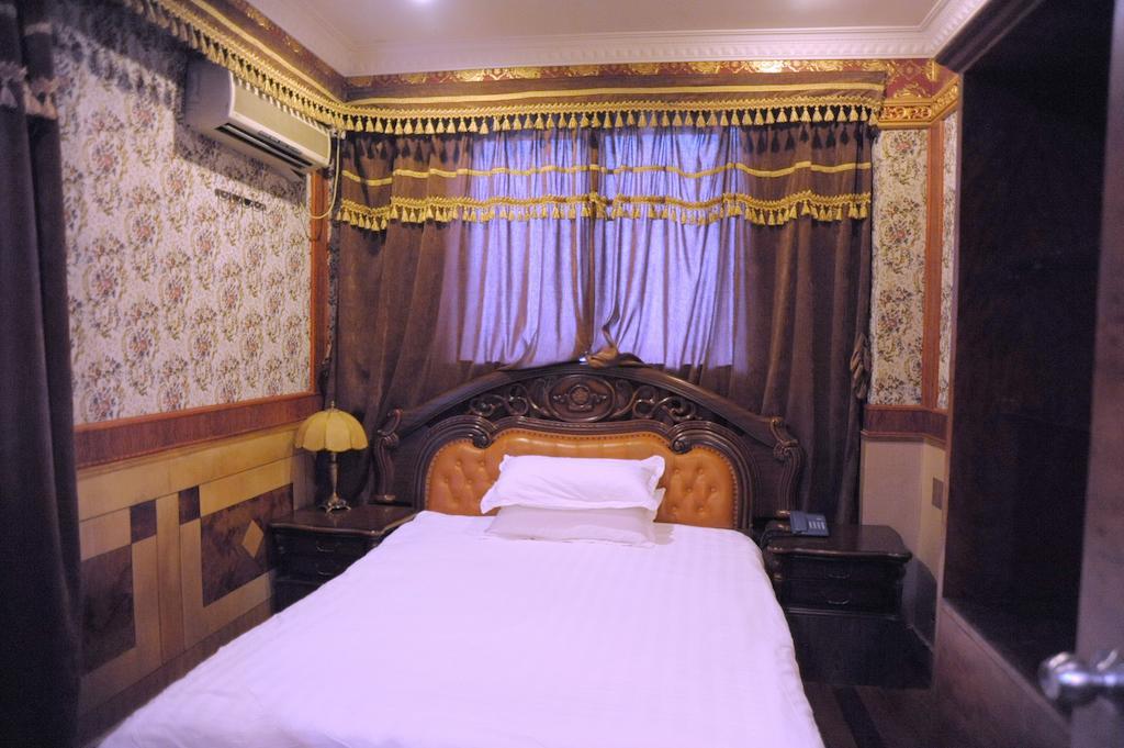 Lianbang Hotel 2*